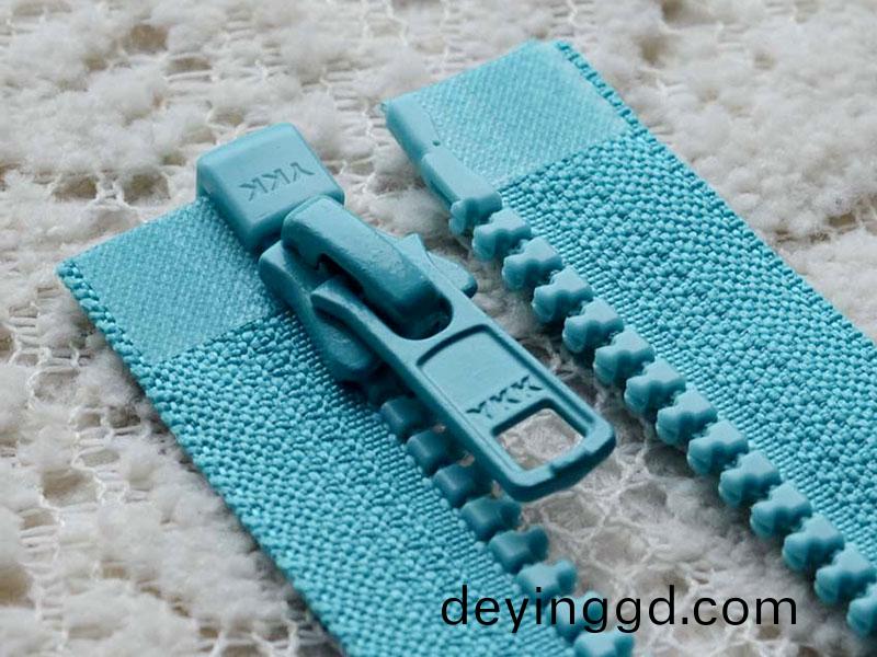 塑料拉鏈咊尼龍拉鏈哪種比較好呢？區彆對比！